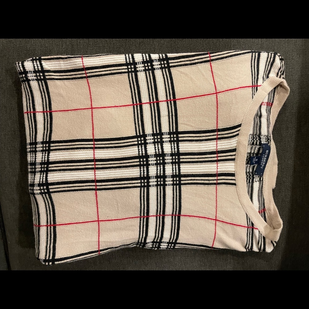 Burberry sweater. Mens size small